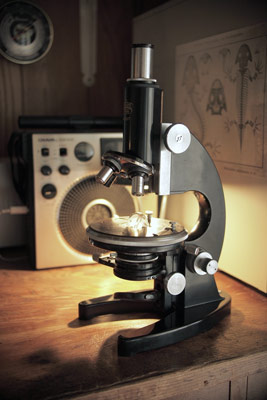 日本光学の古い顕微鏡
